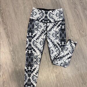 Victoria's Secret Black and White Patterned Leggings